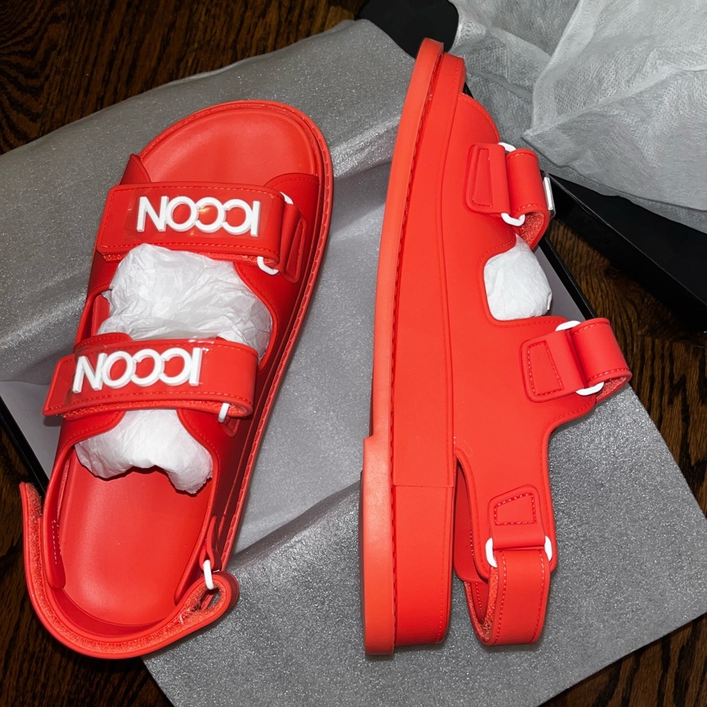 Coral Shop Icconic Dad Sandals